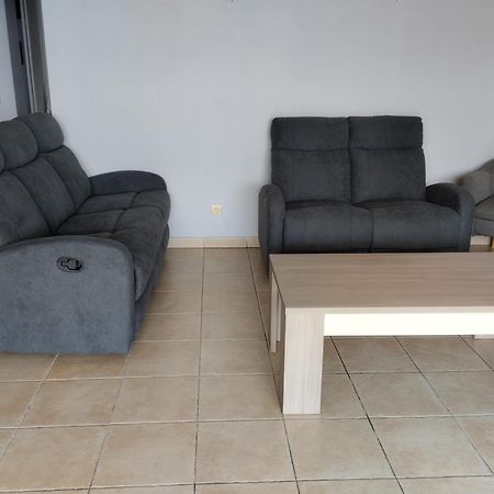 Appartement Meuble De Tourisme Saint Pierre Exteriör bild