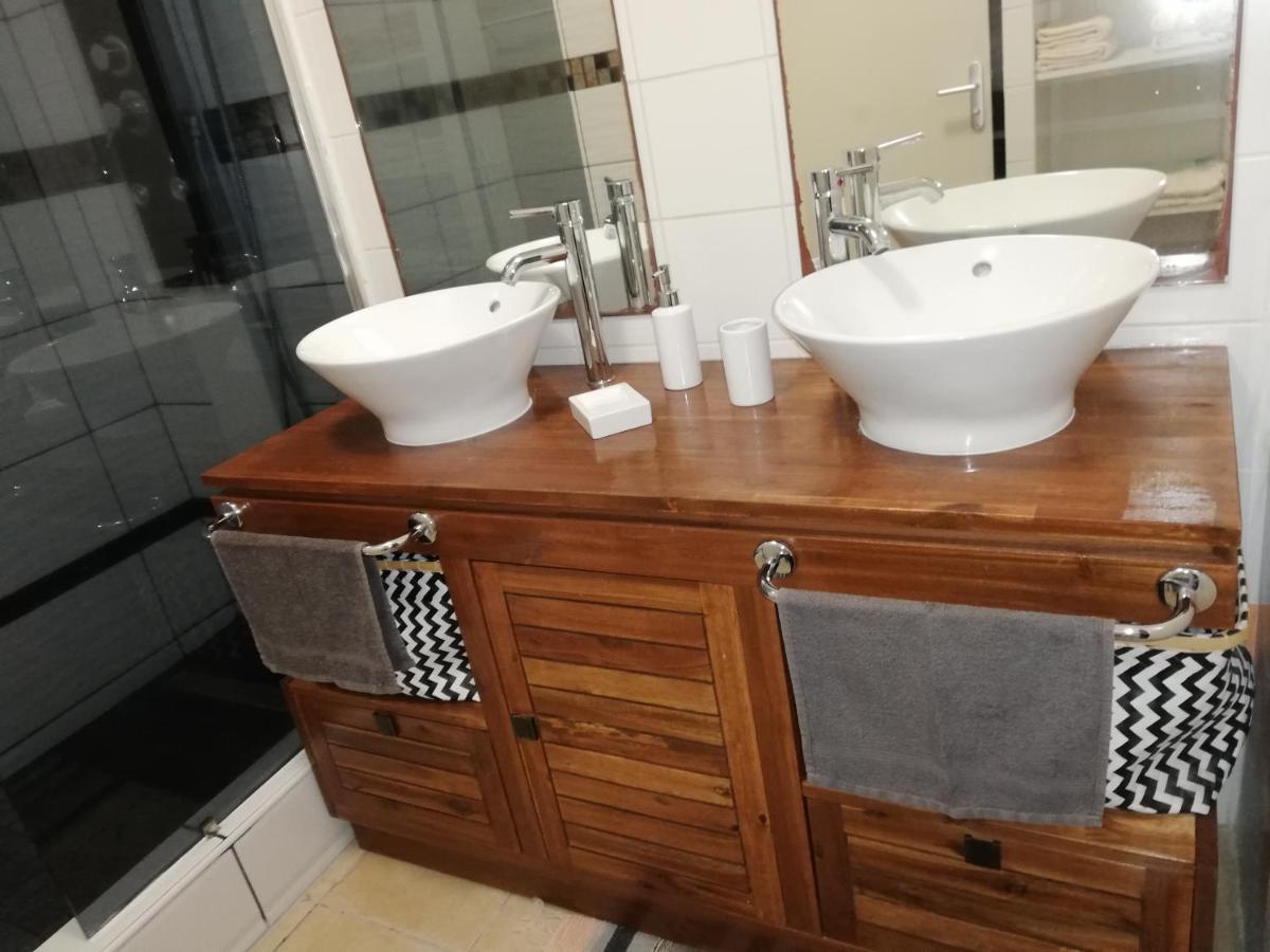 Appartement Meuble De Tourisme Saint Pierre Exteriör bild