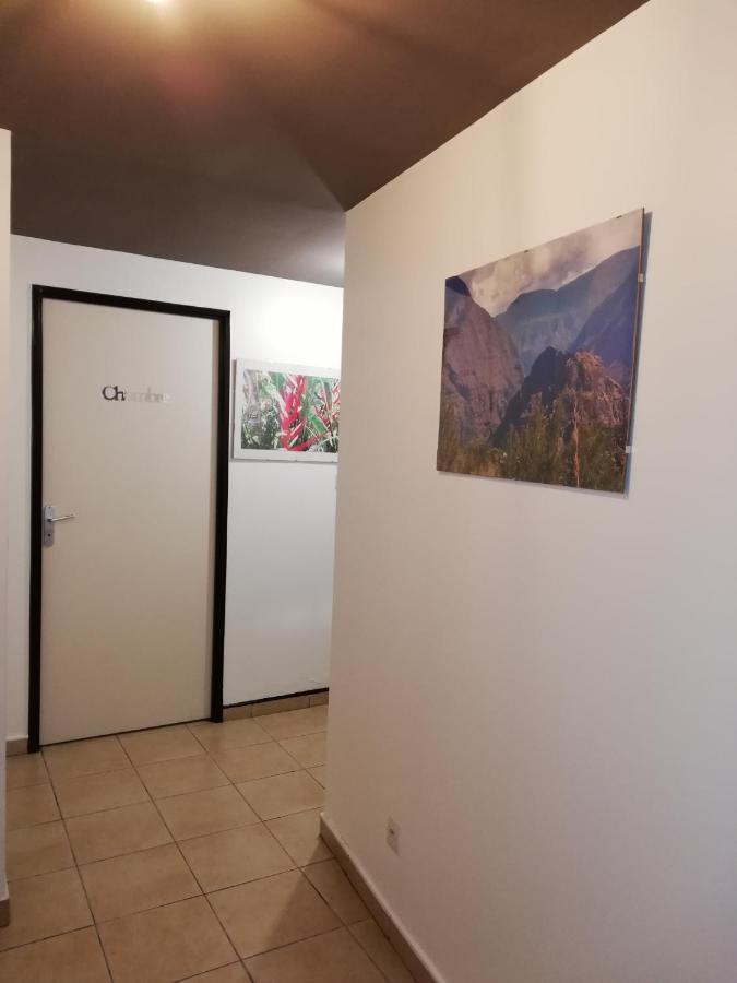 Appartement Meuble De Tourisme Saint Pierre Exteriör bild