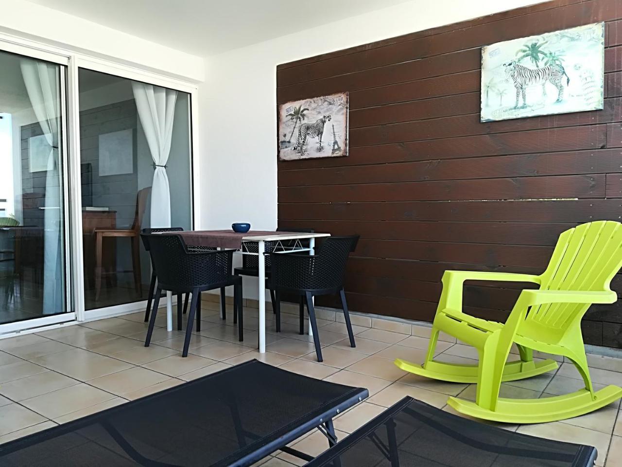 Appartement Meuble De Tourisme Saint Pierre Exteriör bild