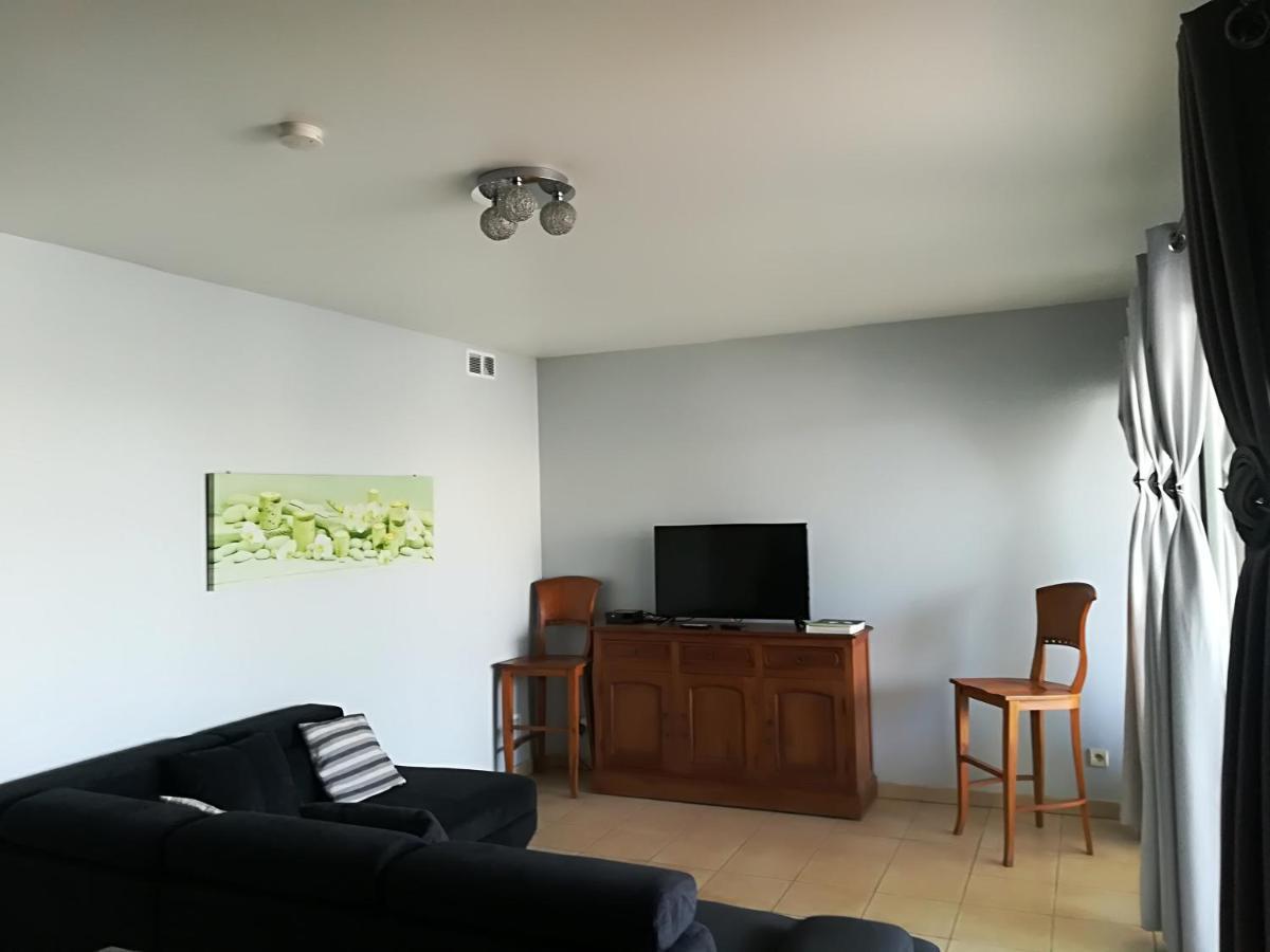 Appartement Meuble De Tourisme Saint Pierre Exteriör bild